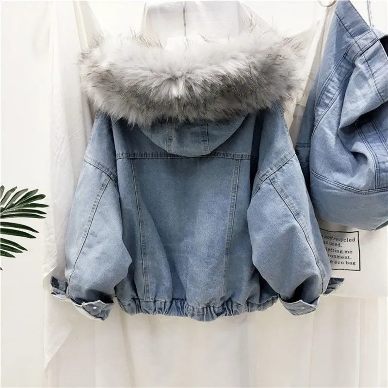 2025 New Winter Vintage Women Velvet Thick Denim Jacket Korean Big Faux Fur Collar Hooded Jean coat Female Casual Outwear T395