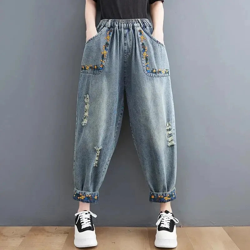 Vintage Hole Embroidery Denim Trousers Spring New Fashion Elastic Waist Pants Loose Female Casual Nine Points Harlen Jeans T1299