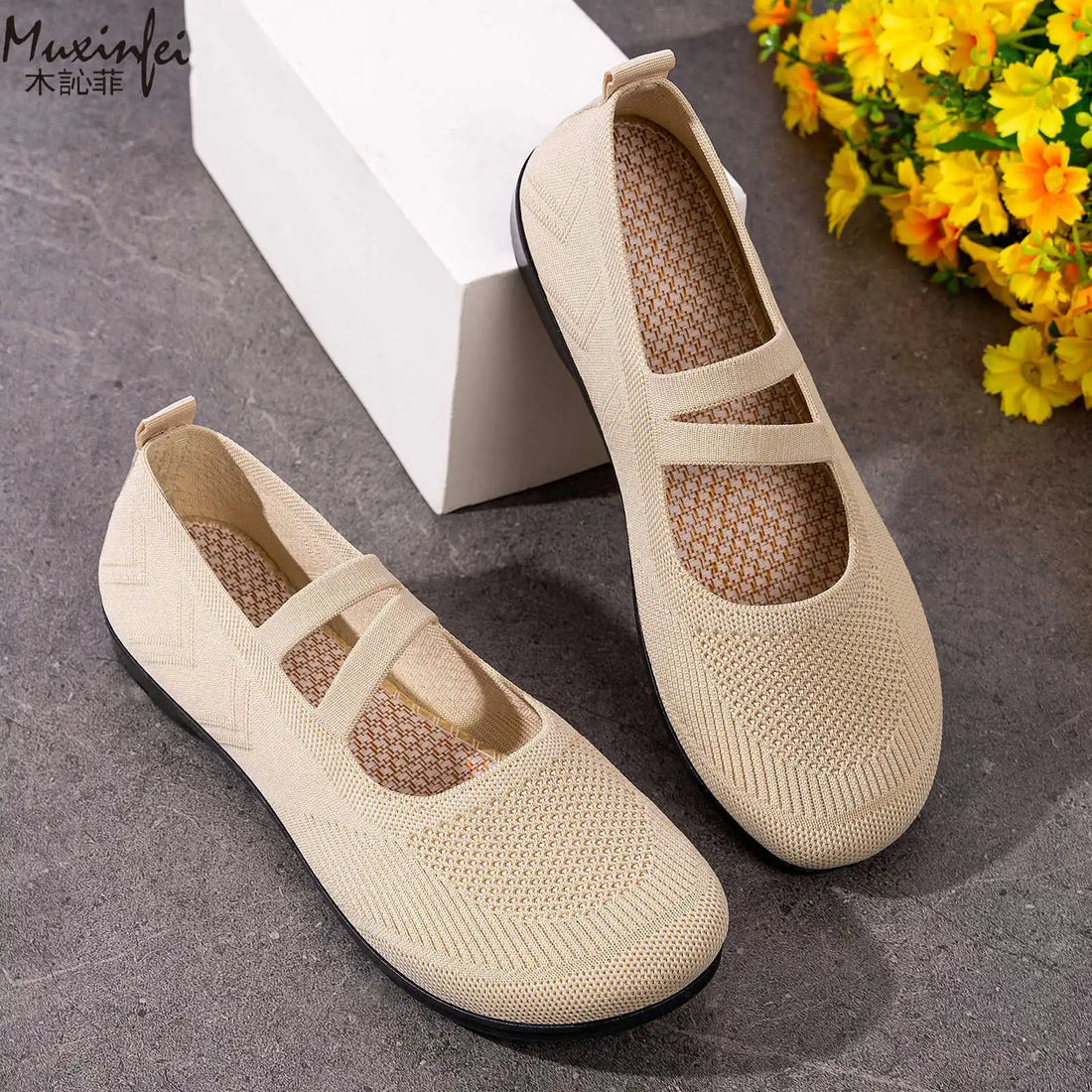 Sports Women's Shoes 2026 Summer New Mesh Breathable Lightweight Casual Walking Shoes Breathable Mom's Shoes