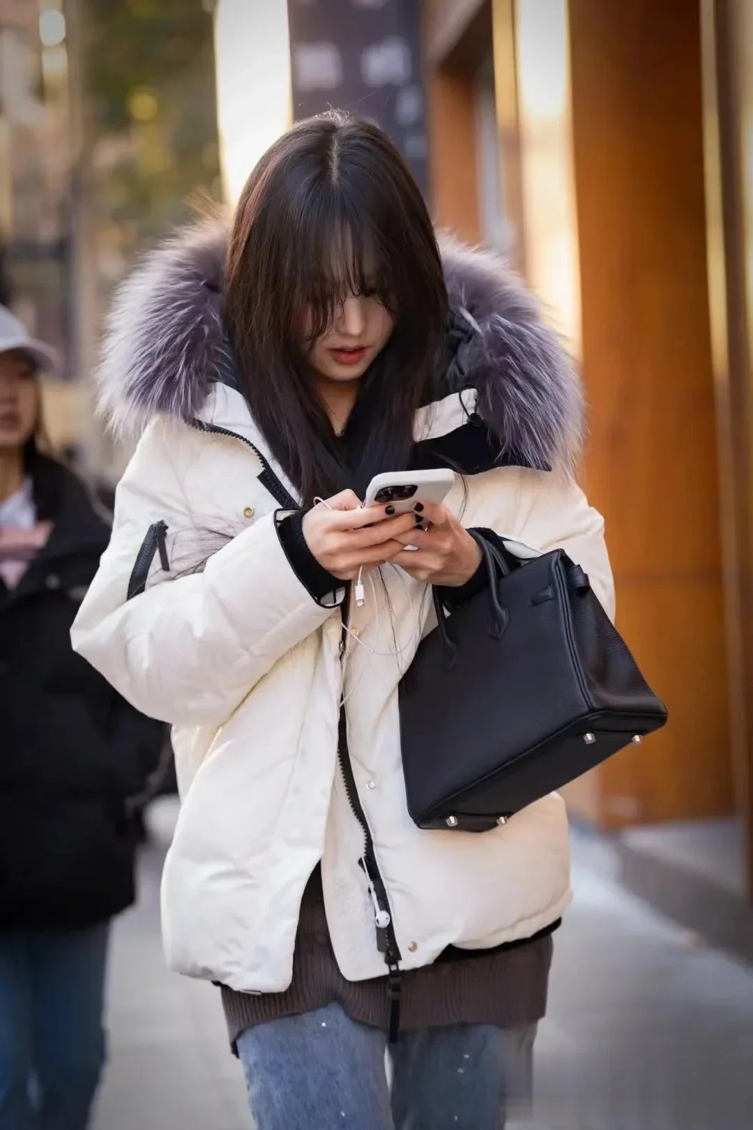 2024 Winter New Fashionable Style Large Fur Collar Short White Down Warm Comfortable  Cotton Coat Women's Warm Winter Coat