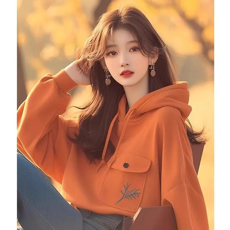 Fashionable Hooded Sweatshirt for Women in Autumn and Winter, Loose and Versatile Coat Pocket Solid Color Pullover Top