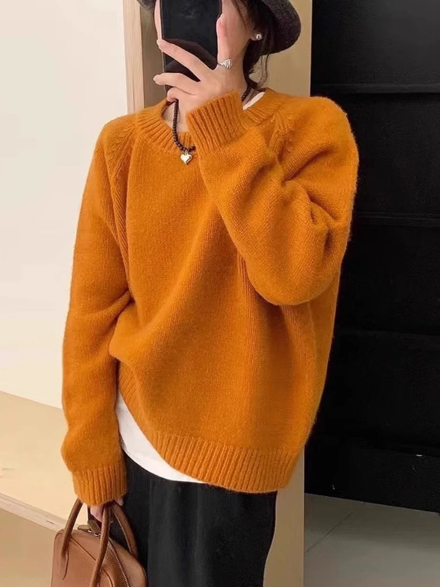2025 New Spring Fresh Green Knitted Pullover Sweater Women's Simple Round Neck Casual Base Sweater Versatile Commuting Top Tide
