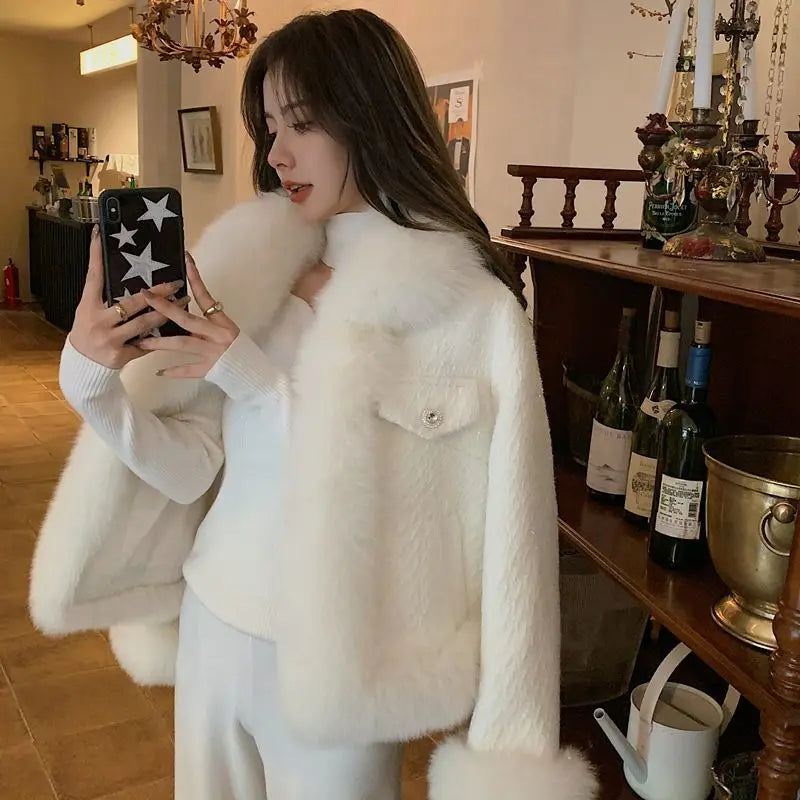 Spring 2026 New Womens Jacket Coats Fox Fur Collar Fashion Short Jacket Luxury Puffer Warm Jackets Female Outwear