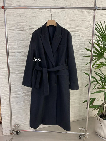 Long Wool Coat for Women Elegant Lapel Collar Button Detail Full-Length Stylish Warm Outerwear for Autumn Winter