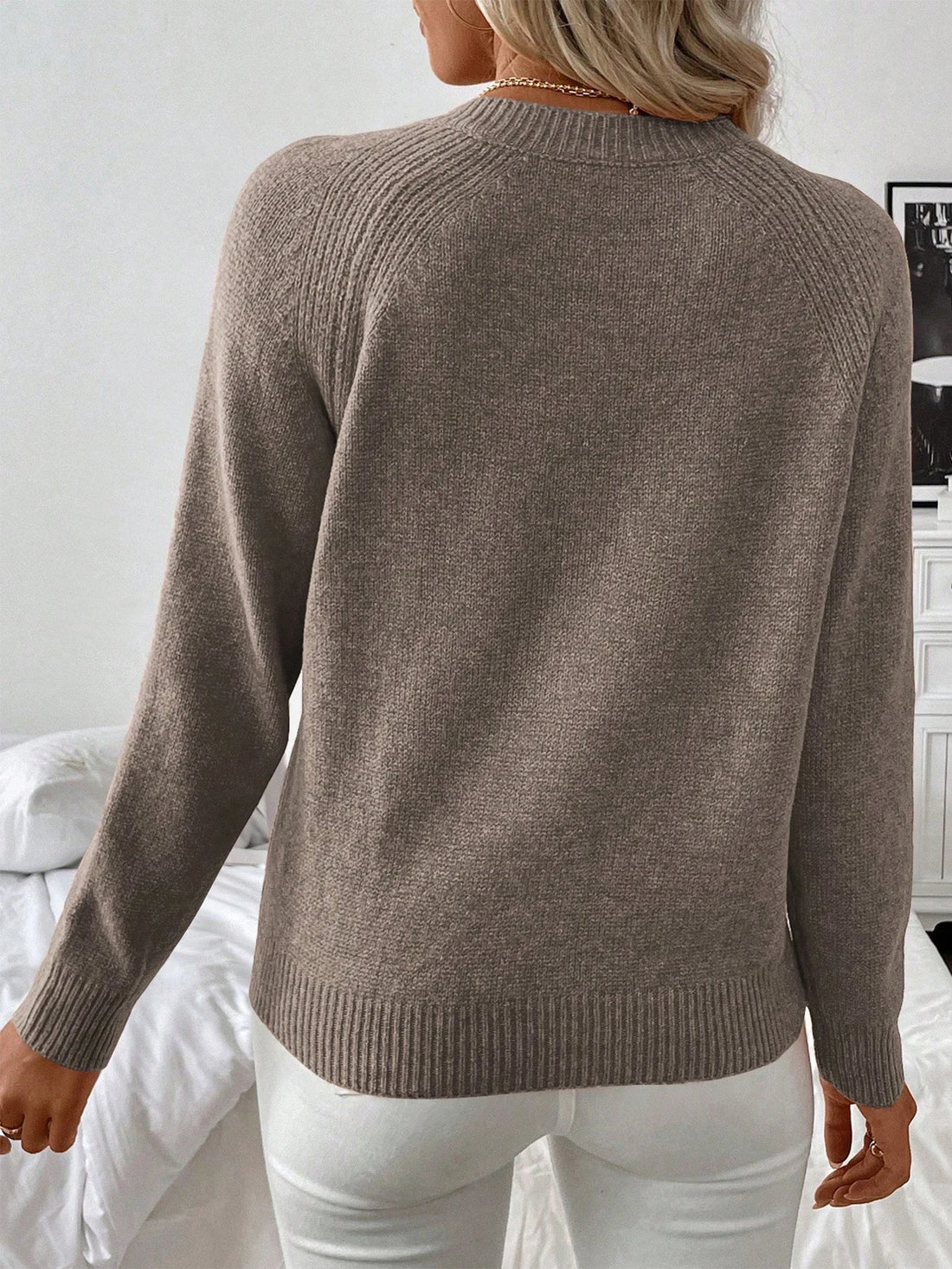 Casual Knitted Sweater round Neck Long Sleeved Diagonal Shoulder Button New