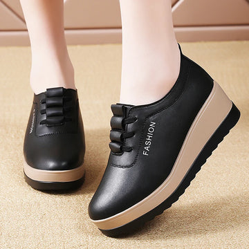 Women Loafers Soft Sole Comfortable Thick Sole Heightening Mom's Shoes Casual Shoes Lightweight Non-Slip Flat Shoes Size 35-43