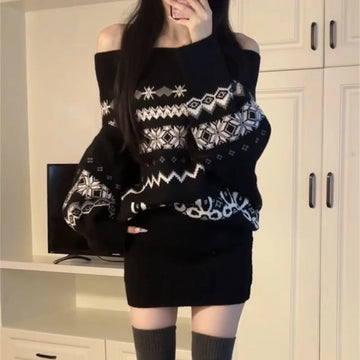 Autumn and winter fashionable outfit black turtleneck jacquard design atmospheric sweater paired with knitted splicing shorts