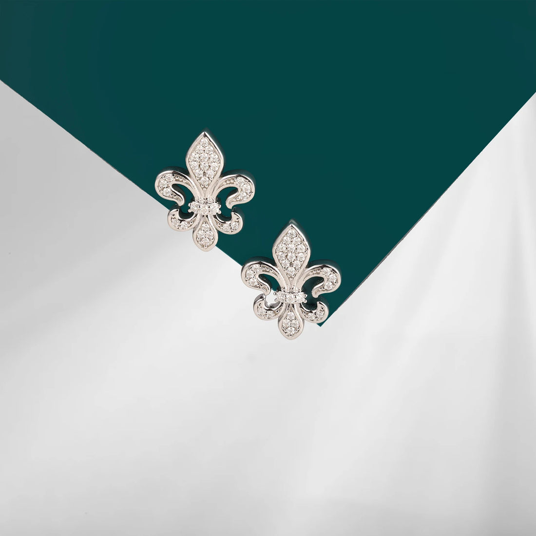 HFE 925 Sterling Silver Earrings High Quality Moissanite Inlay Hypoallergenic Niche Design Gothic Style Unisex Earrings