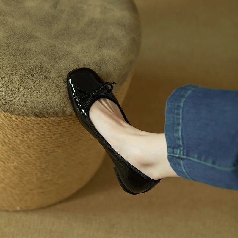 new Spring Autumn fashion Woman's Flats Patent Leather Ballet Flats Bowtie Boat Shoes Low Heels Slip on Flat Woman Black Loafers