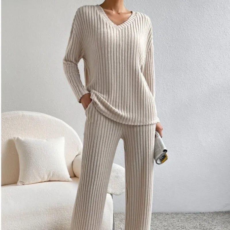 Two-piece Women's 2025 Autumn New Fashion Casual Straight Pants Loose V-neck Ribbed Knit Set